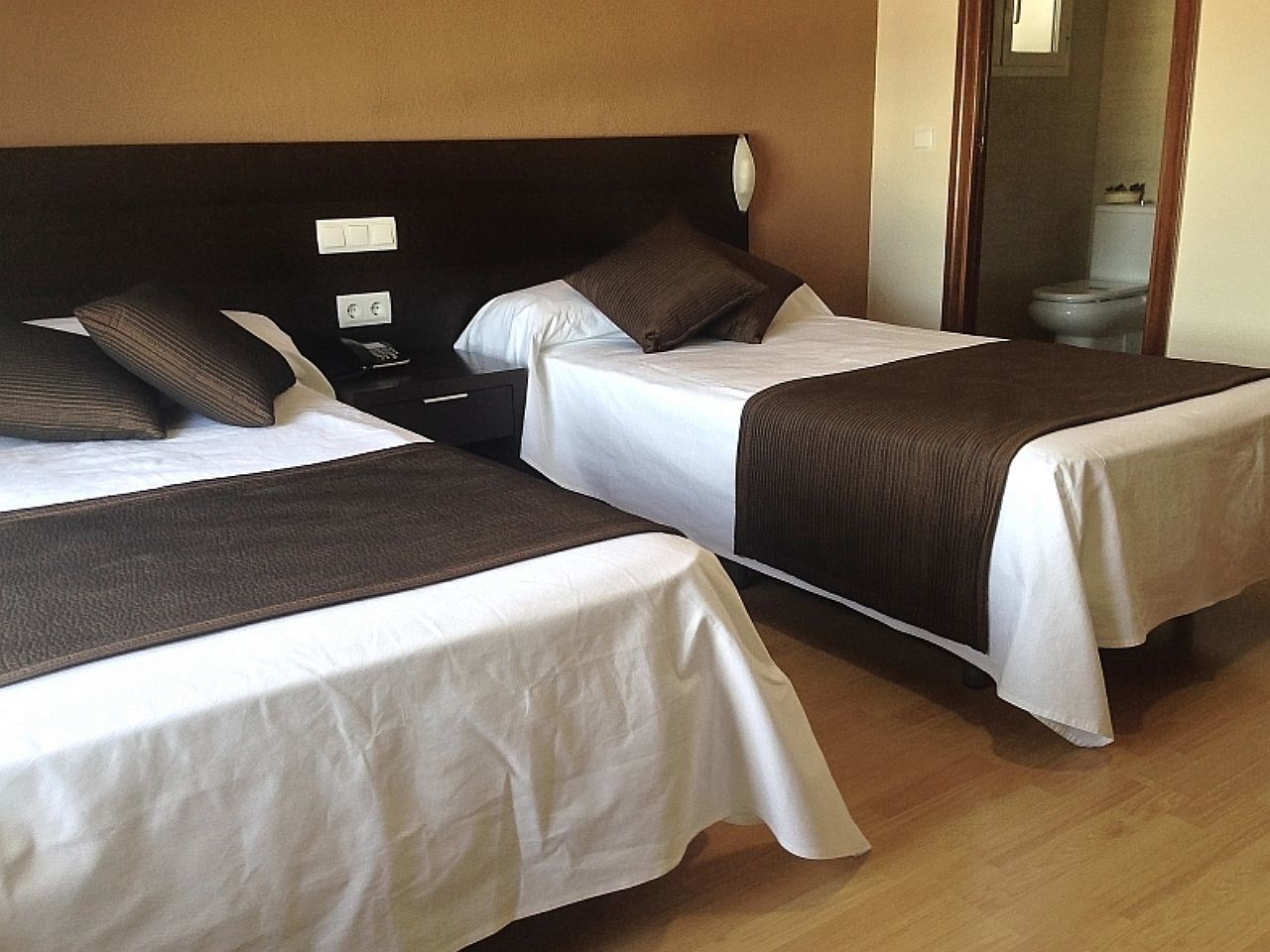 Ac Hotel Leon San Antonio By Marriott Extérieur photo